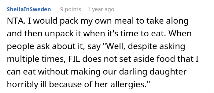 Comente sobre una madre que se niega a cenar en familia porque sus suegros la ignoran por alergias alimentarias.