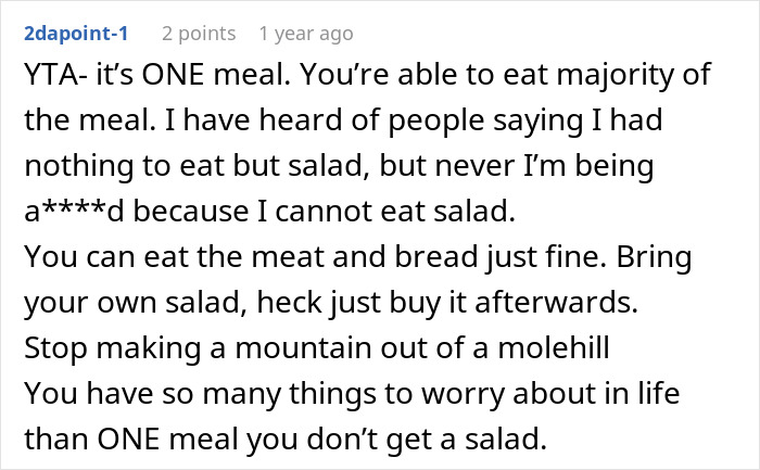 Captura de pantalla de un comentario en línea sobre una madre que se niega a asistir a cenas familiares después de haber sido ignorada por sus suegros.