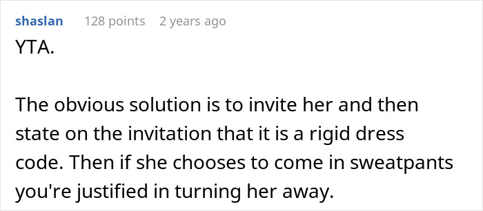 Comentario de texto sobre la exclusión de un amigo de un baile extravagante debido al código de vestimenta y cuestiones estéticas.