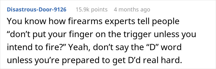 Comentario de Reddit sobre consejos sobre armas de fuego que advierten con humor contra la mención del divorcio durante la cena con los padres de su esposa.