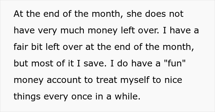 Extracto de texto sobre una mujer que habla sobre la administración del dinero y se niega a combinar ingresos con los de su novio debido a diferencias financieras.