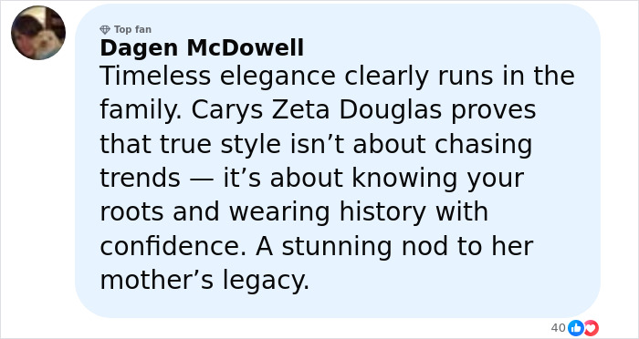 La hija de Catherine Zeta-Jones luce un vestido vintage de hace 20 años en una gala, mostrando elegancia y estilo atemporales.