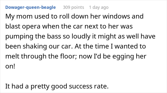 Comentario de Reddit sobre cerrar a un usuario de altavoz y otros comparten historias y reacciones similares.