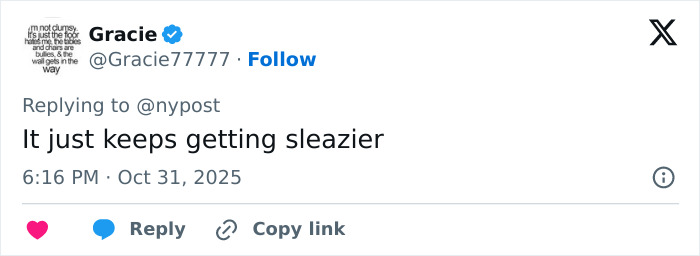 Captura de pantalla de un tweet del usuario Gracie respondiendo a @nypost sobre el toque femenino de Kate Middleton y la reina Camilla que influyó en la eliminación del título de Andrew.