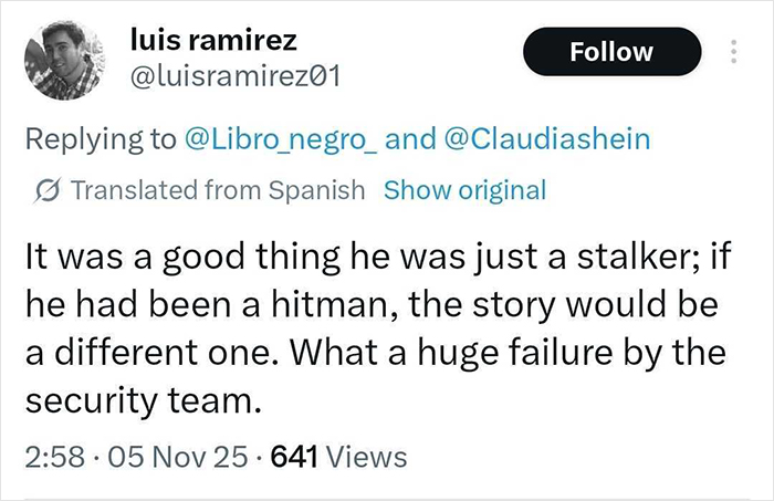 Tweet sobre fallas de seguridad después de que un hombre besa y acaricia a la presidenta mexicana mientras ella habla ante la multitud.
