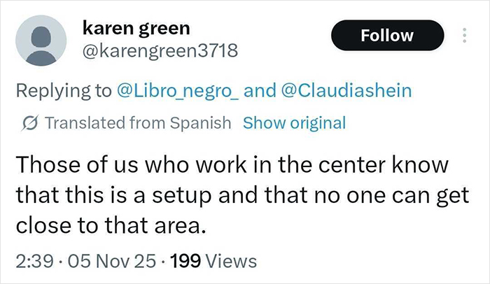 Un hombre besa y acaricia a la presidenta mexicana mientras ella habla ante la multitud, resaltando la realidad para muchas mujeres.