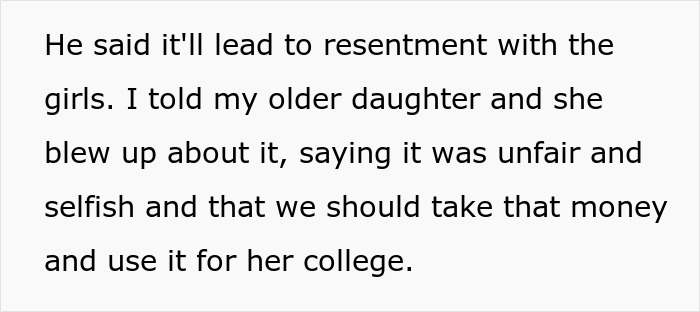 Extracto de texto que analiza el resentimiento y la elección de una operación de nariz en lugar de los fondos universitarios de los niños, lo que causa conflictos familiares.