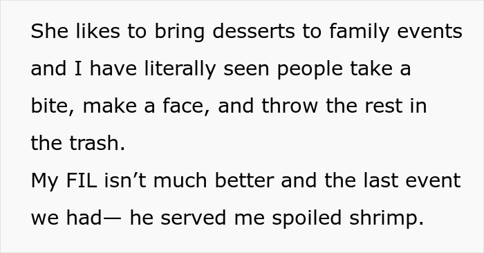 Extracto de texto sobre los problemas culinarios de MIL, que describe postres que a la gente no le gustan y camarones en mal estado servidos por FIL en un evento familiar.