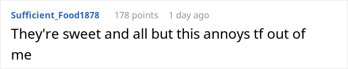 Captura de pantalla de un comentario en línea sobre la extraña interacción de Cynthia Erivo y Ariana Grande que los fanáticos encuentran molesta.