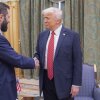 El presidente Trump se reúne con el presidente interino de Siria, Ahmed al-Sharaa, el 14 de marzo de 2025 en Riad, Arabia Saudita.