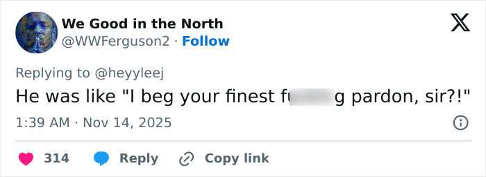 Captura de pantalla de una respuesta de Twitter que analiza el error viral de Glen Powell durante una entrevista que expone el lado oscuro de Hollywood.