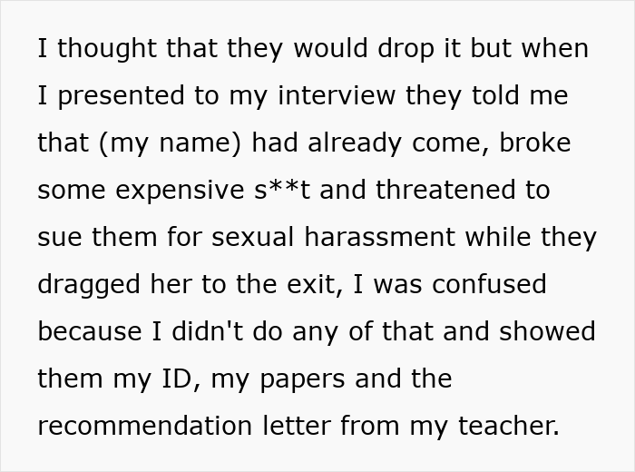 Extracto de texto que describe la confusión durante una entrevista de trabajo que involucra a una hermana niña de oro malcriada y un conflicto de oportunidades profesionales.