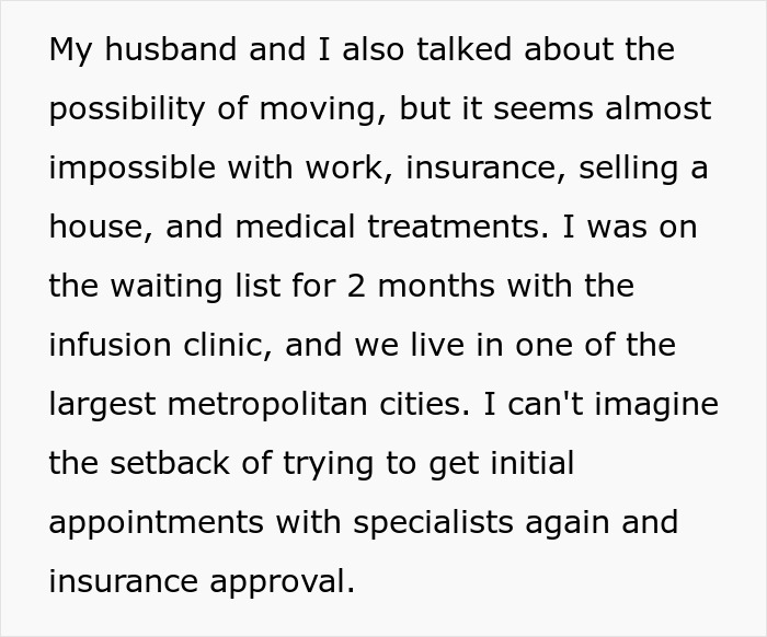 Una mujer excluye deliberadamente a una DIL enferma de las vacaciones familiares, mostrando frustración después de que la criticaran durante el conflicto de las vacaciones.