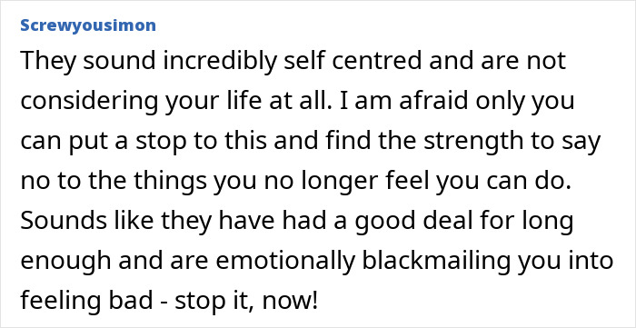 Publicación de texto sobre una abuela que se siente atrapada cuidando a cinco niños y expresando arrepentimiento por la situación y la presión emocional.