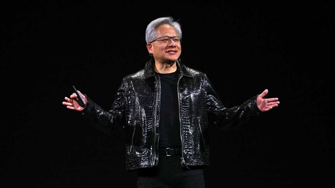 El director ejecutivo de Nvidia, Jensen Huang, pronuncia un discurso de apertura en el Consumer Electronics Show (CES) en Las Vegas en enero.