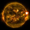 El Observatorio de Dinámica Solar de la NASA, que observa el sol constantemente, capturó una imagen de una llamarada solar de nivel medio el 12 de enero de 2015.