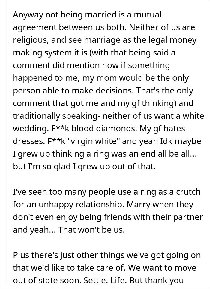 Conversación por mensaje de texto que revela un conflicto familiar y un hombre que corta los lazos con su madre después de que se muestran sus verdaderos colores.