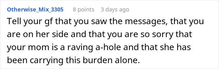 Comentario de un usuario que aconseja a un hombre que apoye a su novia después de que su madre revela sus verdaderos colores a través de mensajes de texto.