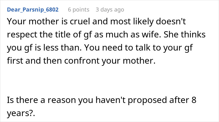 Mensaje de texto que muestra consejos sobre un hombre que corta los lazos con su madre después de que ella revelara sus verdaderas intenciones a través de mensajes de texto a su novia.