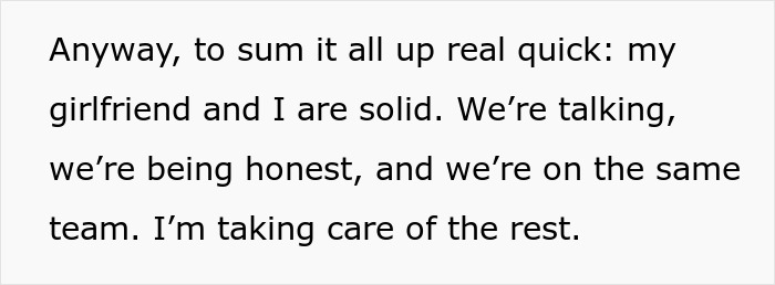 Mensaje de texto que enfatiza la sólida relación de un hombre con su novia luego de cortar los lazos con su madre.