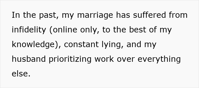 Extracto de texto que destaca que el marido prioriza el trabajo sobre la familia, lo que provoca luchas matrimoniales con confianza y mentiras.