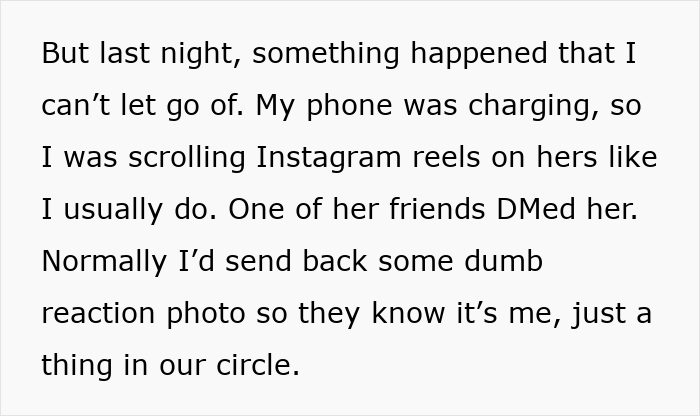 Conversación de texto que revela colores reales a través de mensajes que llevan a un hombre a cortar los lazos con su madre después de enviarle mensajes de texto a su novia.