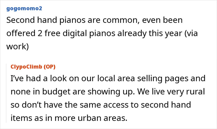 Captura de pantalla de una conversación en línea sobre un hombre que promete contribuir con $400 por niño para Navidad y una madre entra en pánico.