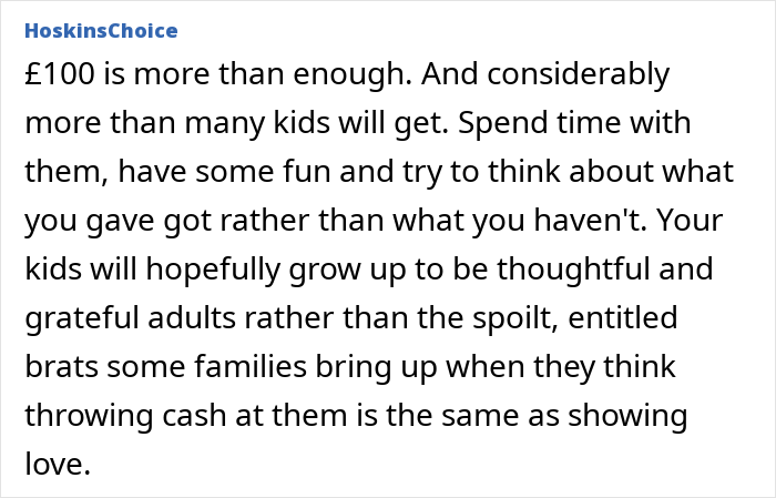 Extracto de texto que muestra un comentario sobre el dinero para los niños en Navidad y el impacto de contribuir en la dinámica familiar y la gratitud.