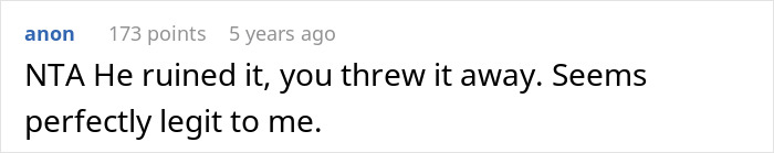 Captura de pantalla de un comentario de Reddit que analiza un problema de relación que involucra a un novio salando toda la olla de chile.