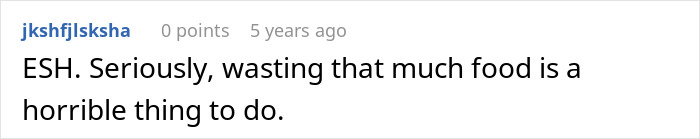 Captura de pantalla de un comentario en un foro sobre el desperdicio de alimentos, relacionado con una mujer que reconsidera su relación después de que su novio le echara sal al chile.