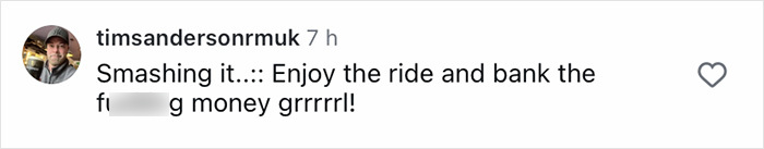 Comente una publicación en las redes sociales de timsandersonrmuk reaccionando con entusiasmo ante el éxito y la riqueza, utilizando un lenguaje informal y una expresión fuerte.