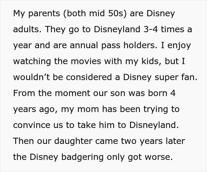 La madre impone a la familia su sueño de Disney, la hija siente que el regalo le genera deudas y culpa por las constantes visitas a Disneylandia.