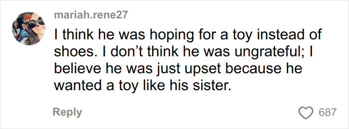 Comentario del usuario de redes sociales mariah.rene27 sobre la reacción de su hijo ante los obsequios de Angel Tree y sus percepciones de ingratitud.