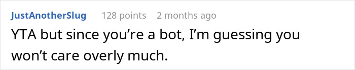 Hermana pelirroja cuidando niños pequeños jugando hockey al aire libre en un día soleado con ropa informal.