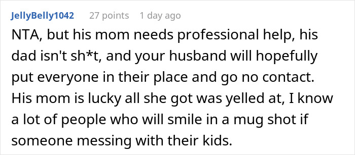 Comentario de Reddit que critica a MIL y apoya a una madre que se lleva a su bebé después de un conflicto de alimentación y una disputa familiar.