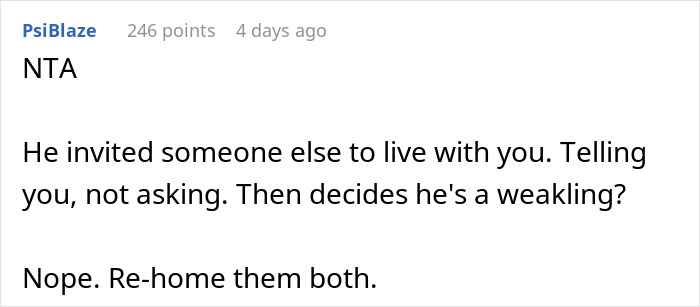 Comente sobre un marido que molesta a su esposa que nunca usa sostén en casa, debatiendo los límites y las decisiones de la relación.