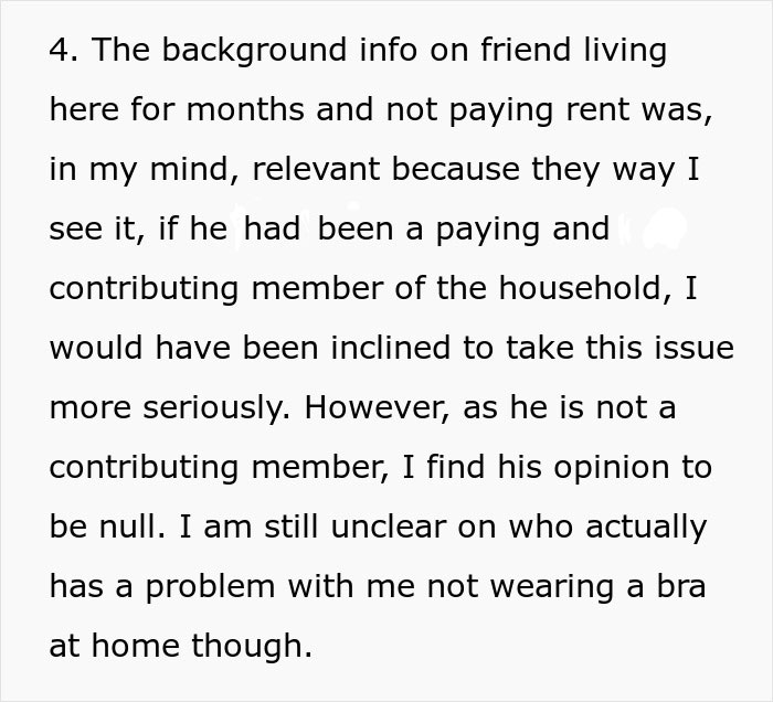 Extracto de texto sobre una mujer que no usa sostén en casa y su impacto en los sentimientos de su marido.