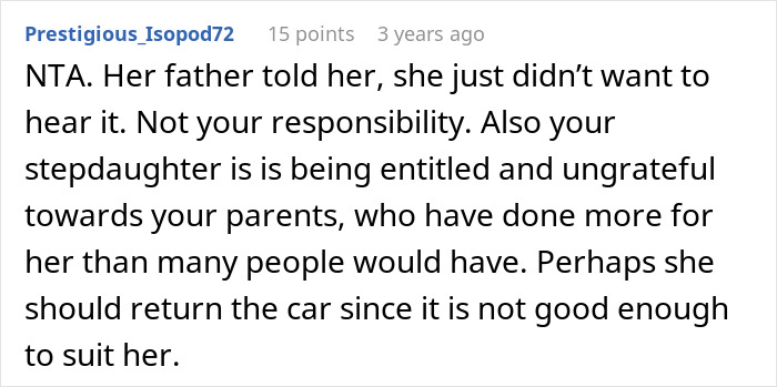 Comentario de Reddit que analiza los derechos de una hijastra y los problemas relacionados con un fondo fiduciario para hijastra y el apoyo familiar.