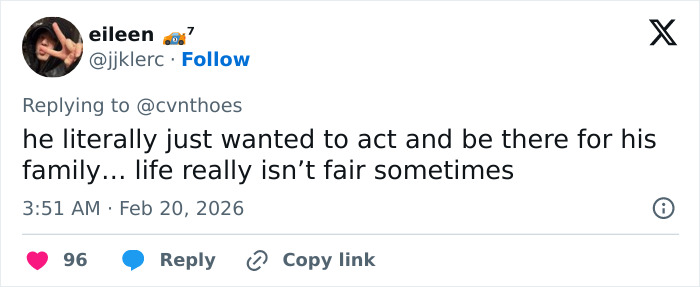 Captura de pantalla de una respuesta de Twitter que expresa tristeza por las últimas palabras de Eric Dane grabadas para sus hijas adolescentes antes de su fallecimiento.