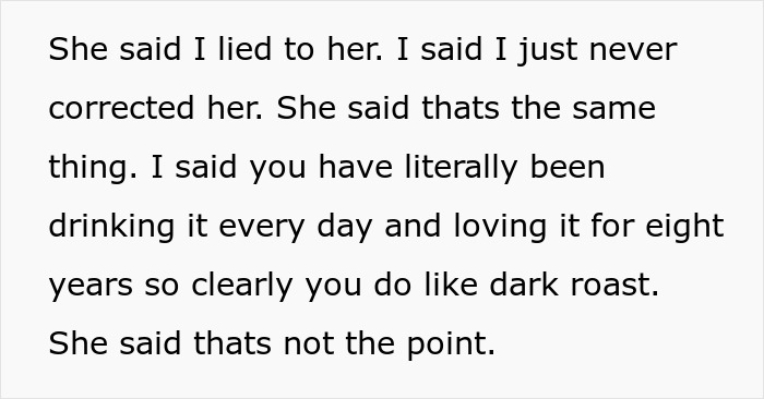 Conversación de texto sobre una esposa snob del café que despotrica y su esposo revela que ha estado bebiendo tostado oscuro todos los días.