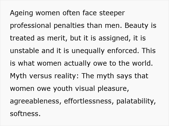 Mujer explica por qué los estándares de belleza son injustos y a menudo se utilizan contra las mujeres en entornos profesionales y sociales.