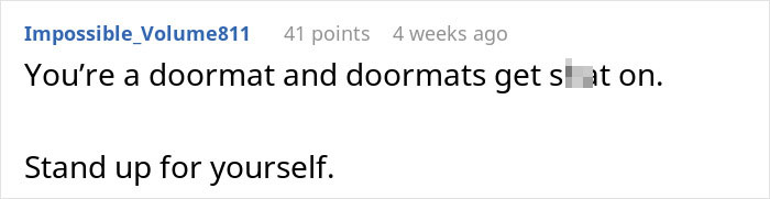 Conversación por mensaje de texto que muestra frustración, ilustrando a una mujer harta de ser el portero personal de sus compañeros de cuarto.