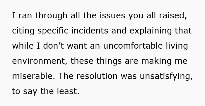 Mujer harta de ser portera personal de sus compañeros de piso, ignorando sus llamadas mientras explica en un mensaje su frustración.
