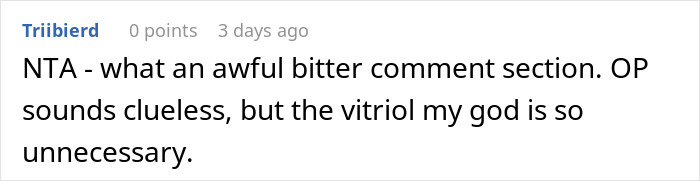 Captura de pantalla de un comentario que expresa frustración porque alguien que creció adinerado no pudo leer la sala y perdió amigos.