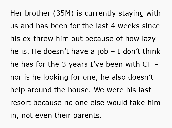 Extracto de texto sobre un hermano perezoso y los desafíos de ayudar a un hombre con un solo brazo que no puede usar un cuchillo.