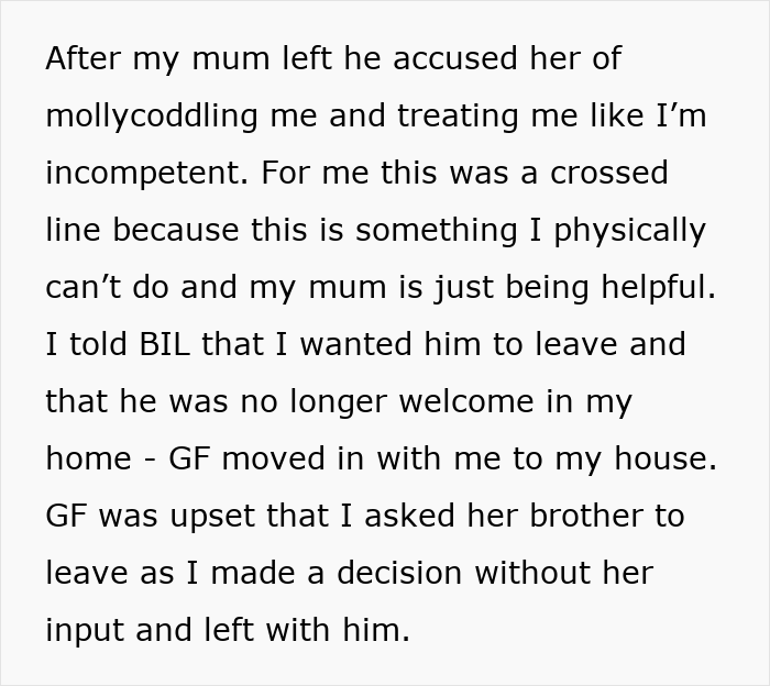 Texto que describe un conflicto que involucra a una madre cortando verduras para un hombre con un solo brazo y un cuñado perezoso molesto por la ayuda para usar un cuchillo.