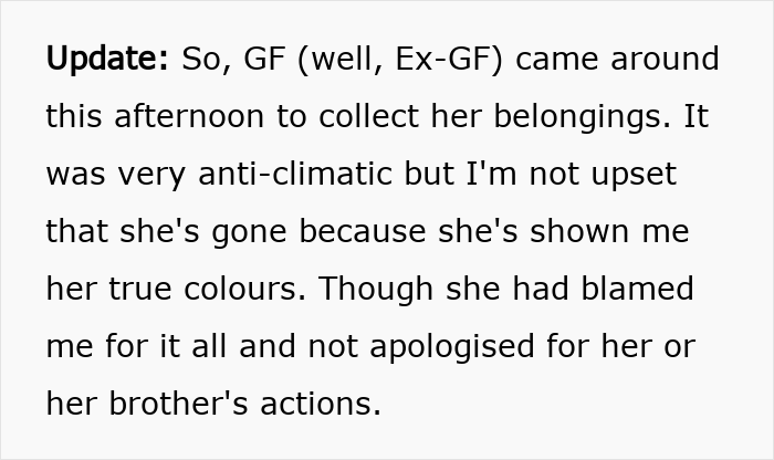 Publicación de texto que describe a una persona explicando la partida de su exnovia y su comportamiento culpándola sin disculparse.