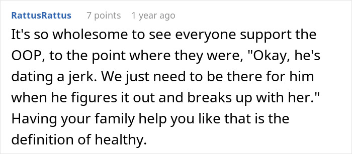 Comentario elogiando el apoyo familiar a un hombre manco y destacando la importancia de una familia sana ayudando con las tareas.