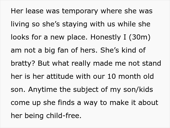 Extracto de texto que describe una relación grosera que involucra a un bebé y una actitud negativa hacia un hijo de 10 meses.