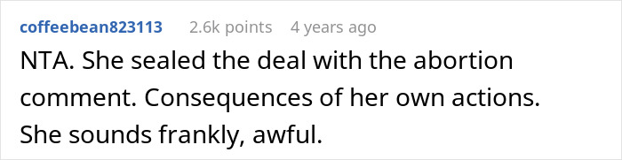 Captura de pantalla de un comentario en línea que analiza las consecuencias en el contexto de una relación grosera con un bebé sil.